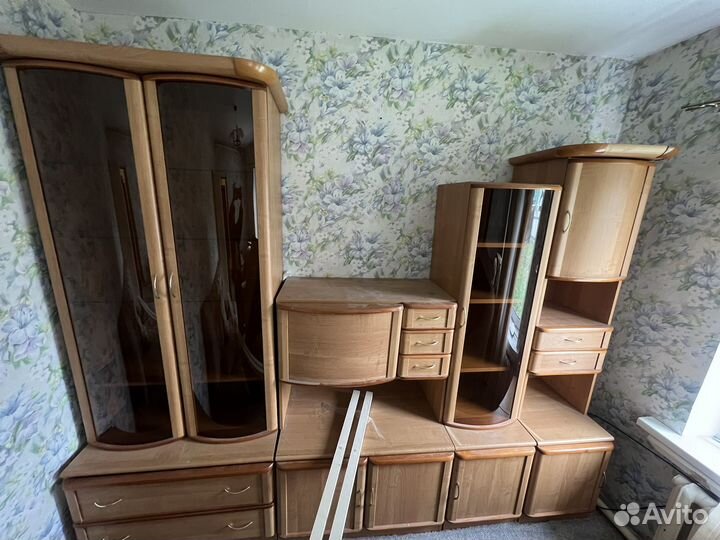 Стенка в гостиную