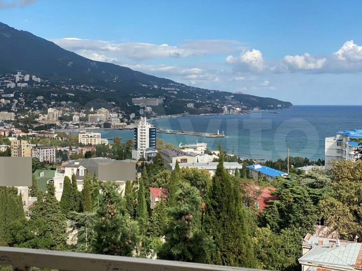 3-к. квартира, 90 м², 3/3 эт.