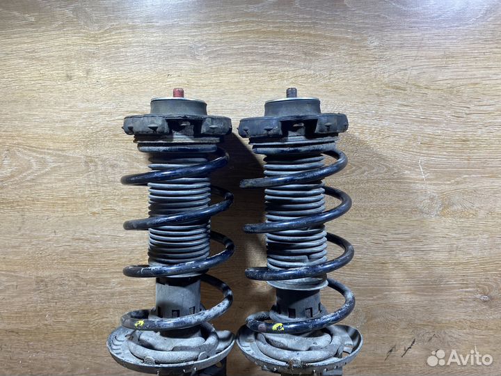 Комплект передних стоек Volkswagen Polo 4 ST194