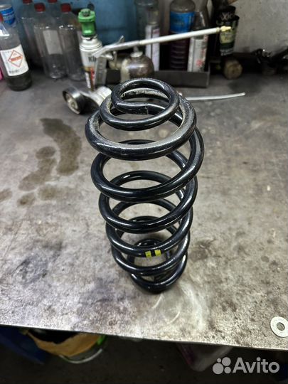 Пружина задная BMW E70 E71 оригинал
