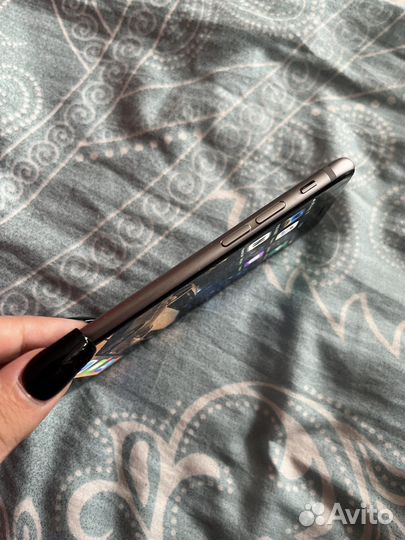 Телефон iPhone 6