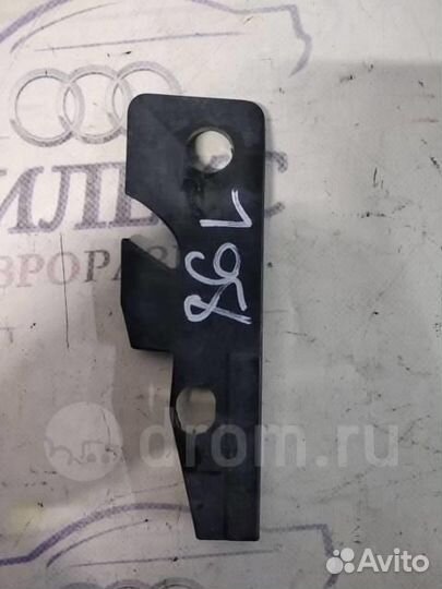 Кронштейн (сопут. товар) Audi Allroad quattro 200