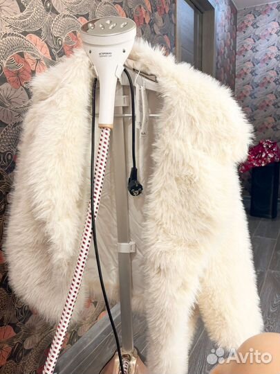 Искусственная шуба новая молочная