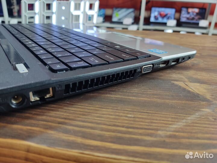 Ноутбук Acer Aspire E1-571