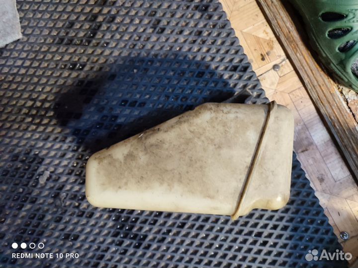 Бочек омывателя bmw e21