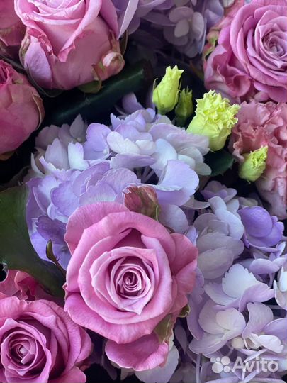 Сиреневые эустома гортензия розы