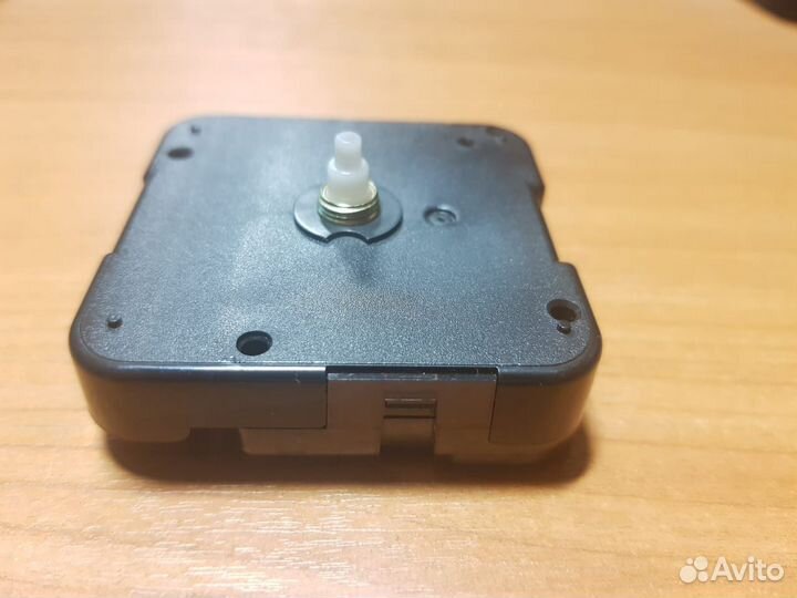 Часовой механизм (кварцевый)