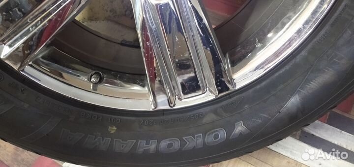 Yokohama Parada Spec-X 305/50 R20