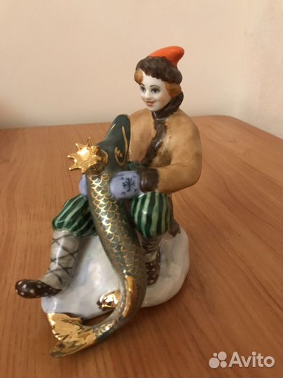 Статуэтка фарфор
