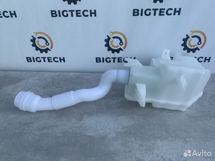 Бачок омывателя Mercedes A1668690620