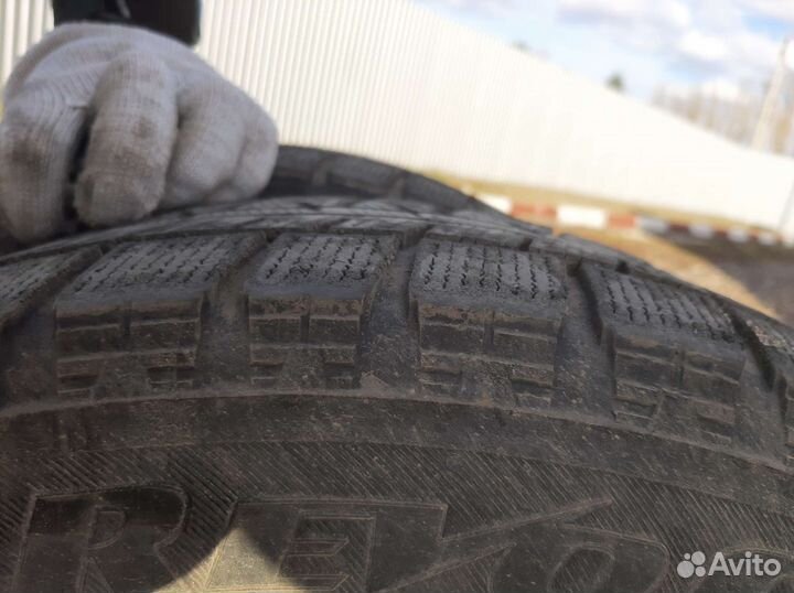 Bridgestone Blizzak Revo GZ 195/65 R15