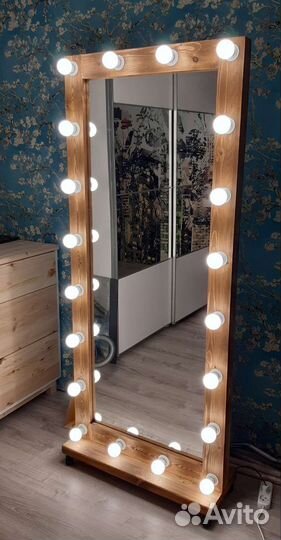 Зеркало с лампочками