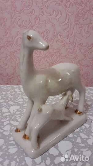 Фарфоровая статуэтка