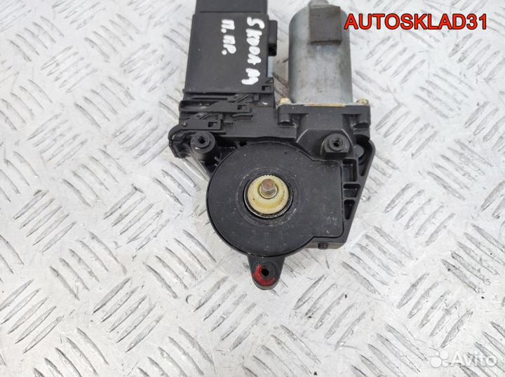 Моторчик стеклоподъемника Skoda Octavia 1U4959802D