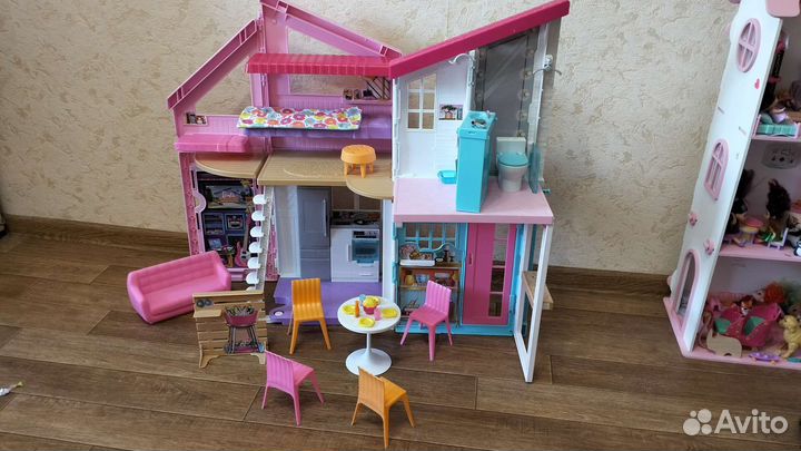 Домик кукольный Barbie Малибу + куклы