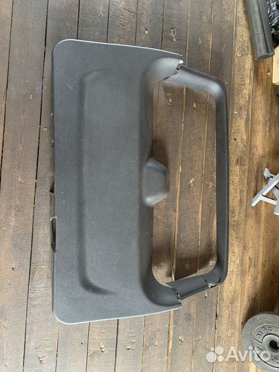 Накладка двери багажника Tahoe GMT900