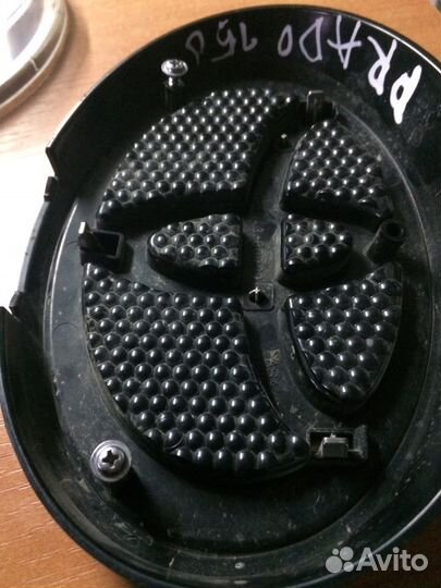 Эмблема передняя Land Cruiser Prabo 150