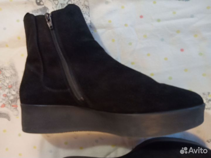 Ботинки женские 39 размер