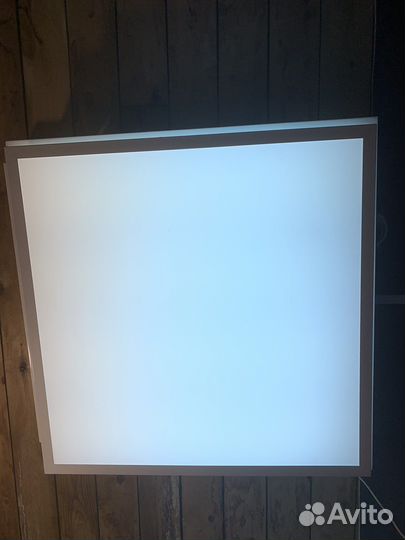 Продам светильник потолочный