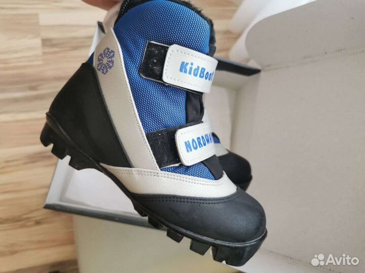 Лыжные ботинки