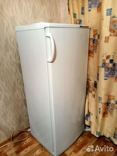 Морозильник Атлант (морозильный шкаф)