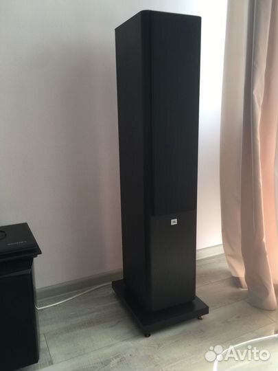 Акустические колонки jbl
