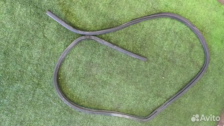 Уплотнитель багажника Cadillac Escalade LQ9 V8