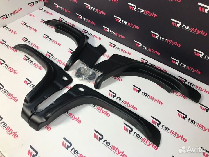 Фендера Suzuki Jimny