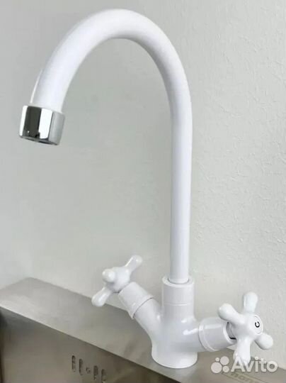 Смеситель для кухни из белого пластика