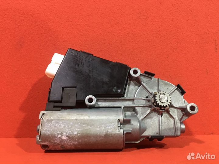 Моторчик люка Mitsubishi Pajero SUV 4M41 3.2L 3200