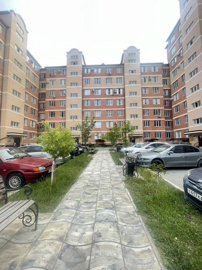 2-к. квартира, 70 м², 2/10 эт.