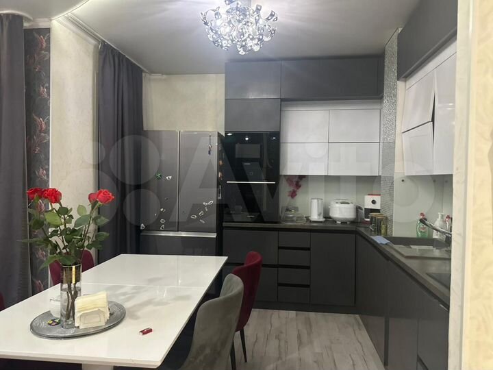 3-к. квартира, 95 м², 10/12 эт.