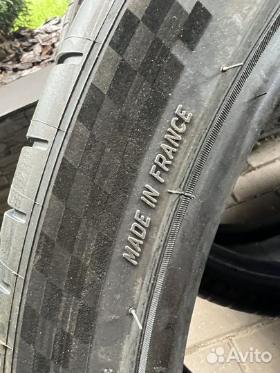 Michelin Pilot Sport 4 S 285/35 R22 и 315/30 R22 107Y