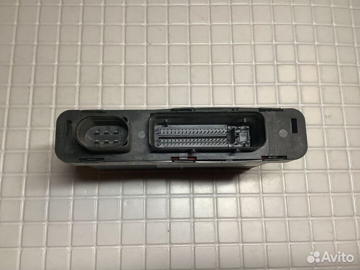 Блок управления центральным замком Volkswagen Toua