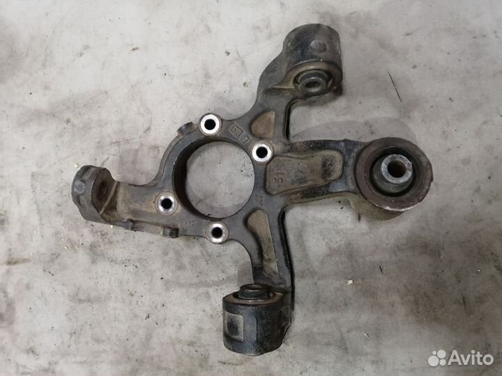 Кулак поворотный задний правый Suzuki Grand Vitara