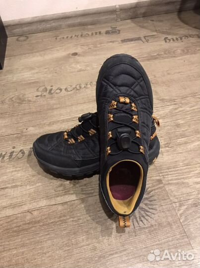 Кроссовки фирмы merrell