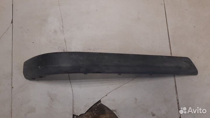 Молдинг переднего бампера правый Volkswagen Passat