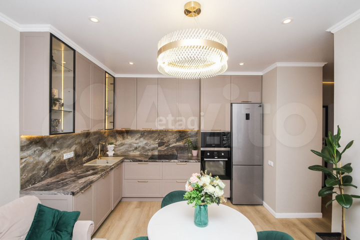 2-к. квартира, 61 м², 3/18 эт.