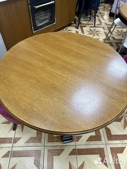 Стол обеденный