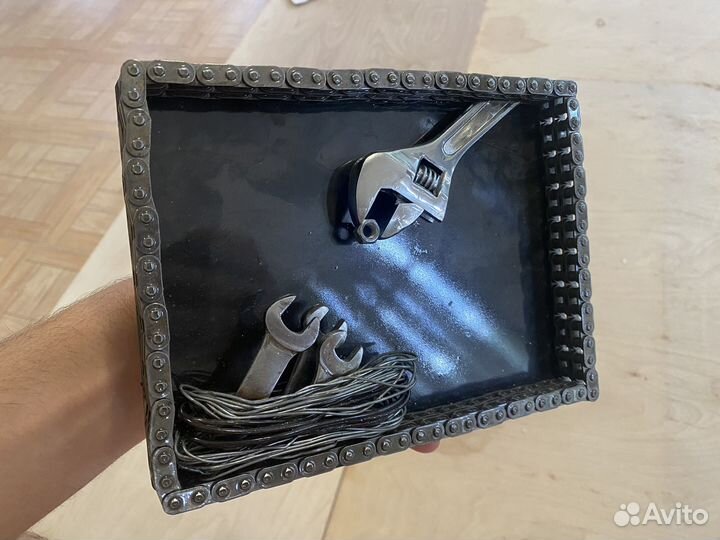 Картина из металла