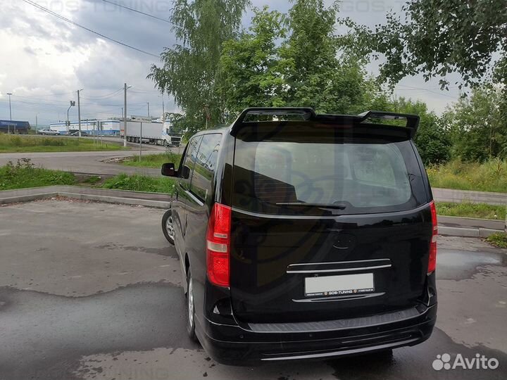 Тюнинг спойлер на Hyundai Grand Starex