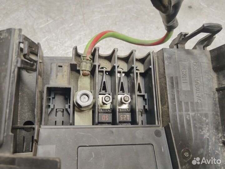 Блок предохранителей Ford Fusion (North America) I