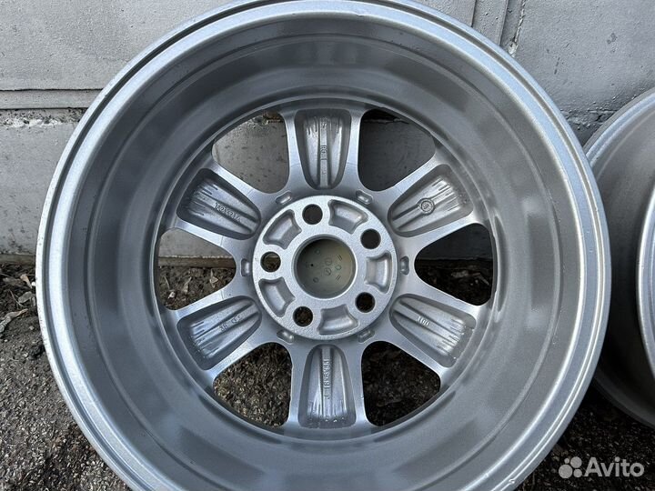 Продам оригинальные диски Toyota Highlander R-16