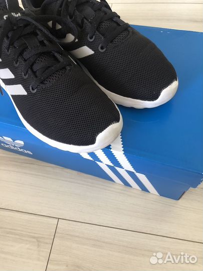 Кроссовки Adidas