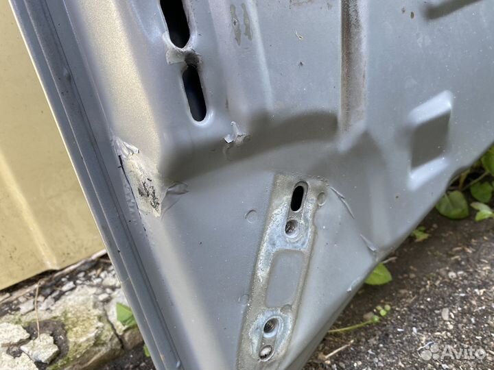 Капот с дефектом Ford Fusion