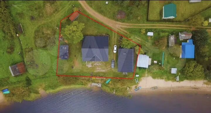 Дом 414 м² на участке 14 сот.