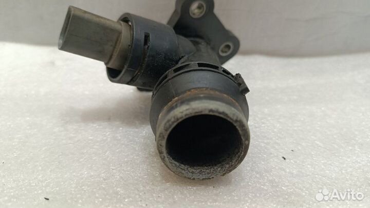 Фланец системы охлаждения Volkswagen Passat B6 BVY