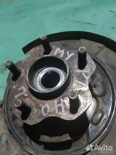 Кулак задний левый Nissan Murano Z50