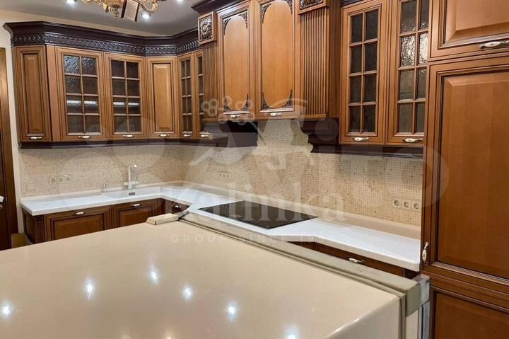 Дом 650 м² на участке 15 сот.