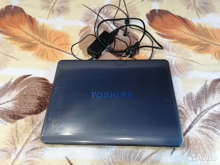 Ноутбук Toshiba в ремонт / на запчасти